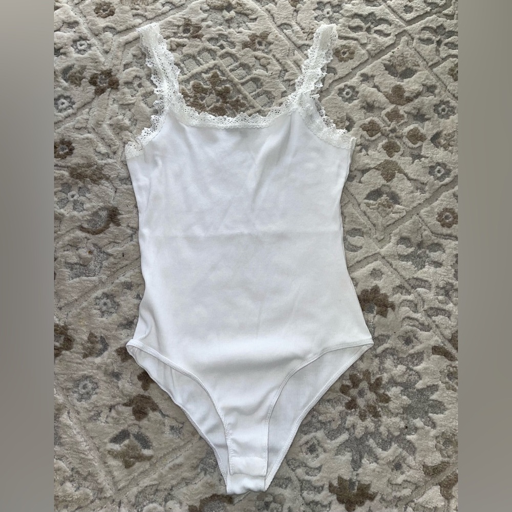 Ambiance White Bodysuit in Large, new without tag 🤍